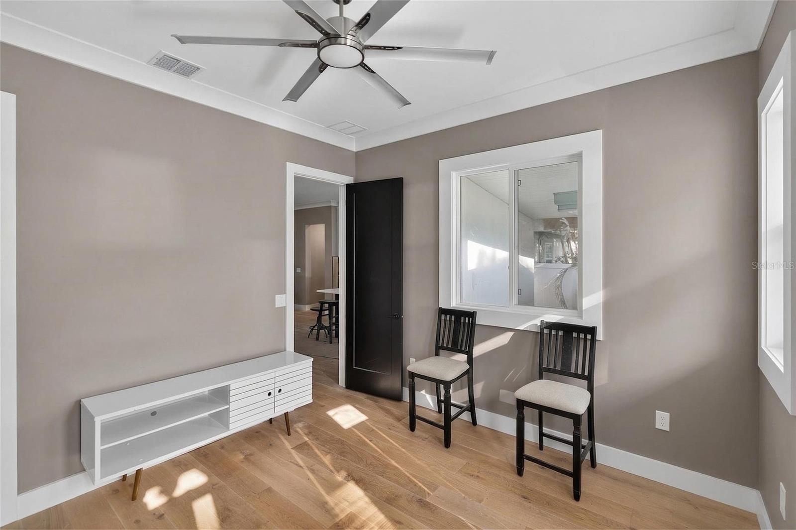 Image 17 of 42 For 2935 Helen Avenue