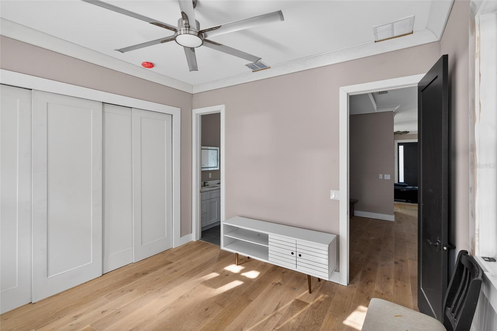 Image 18 of 42 For 2935 Helen Avenue