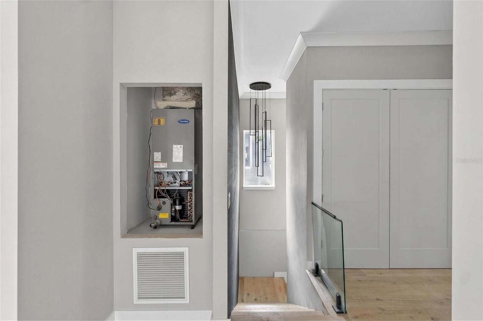 Image 20 of 42 For 2935 Helen Avenue