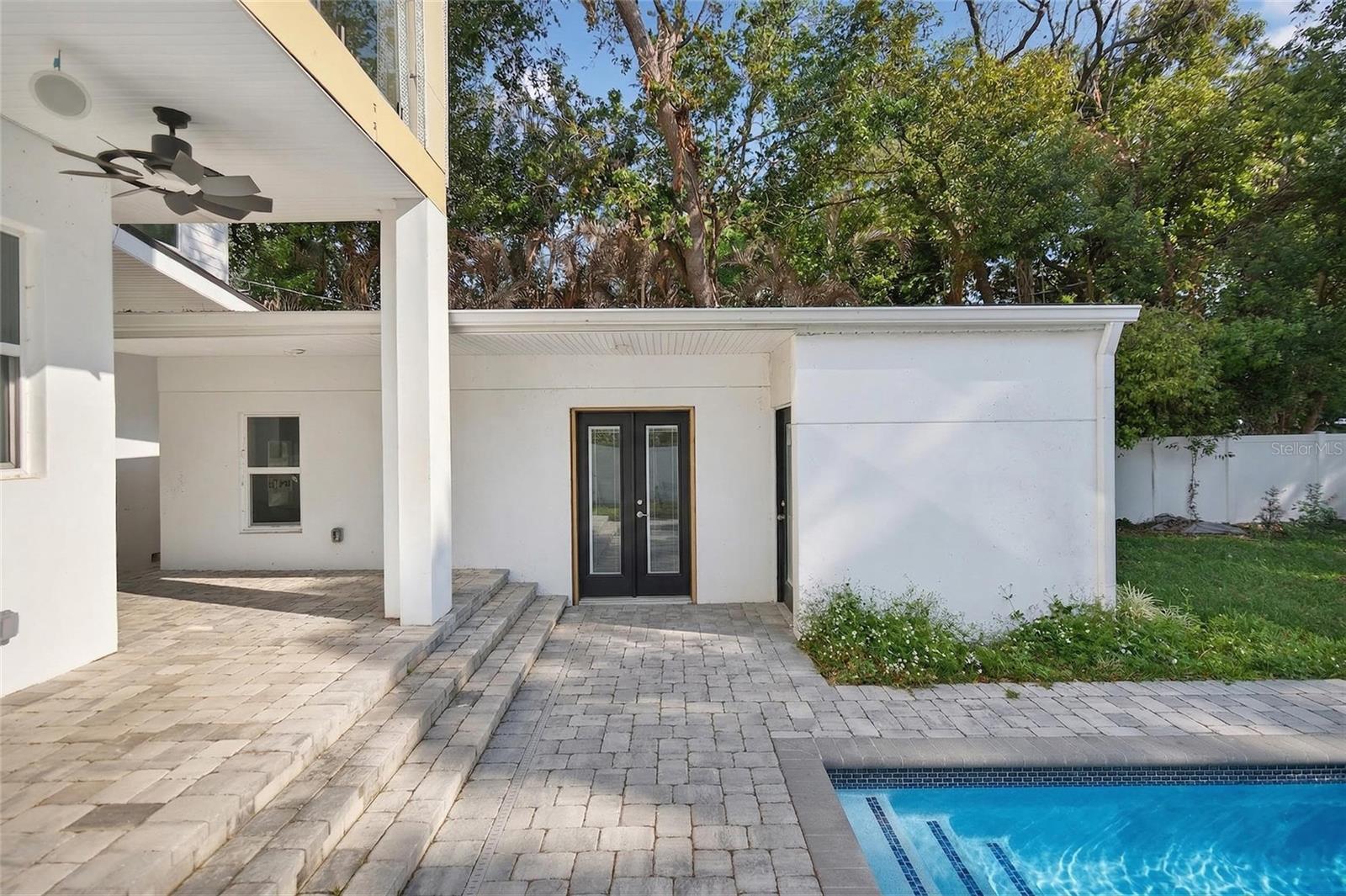 Image 37 of 42 For 2935 Helen Avenue