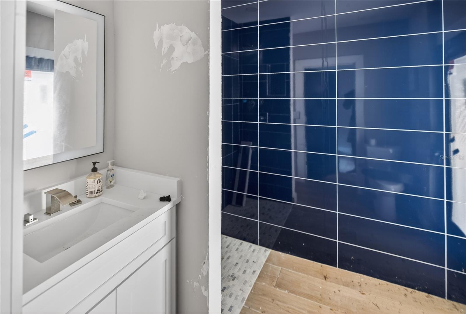 Image 41 of 42 For 2935 Helen Avenue