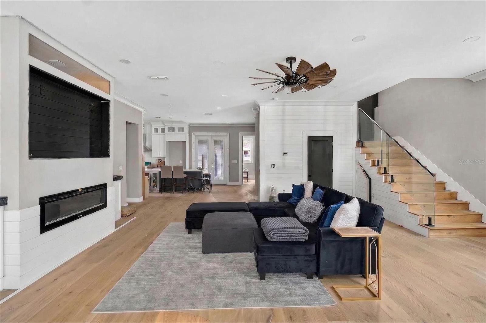 Image 6 of 42 For 2935 Helen Avenue