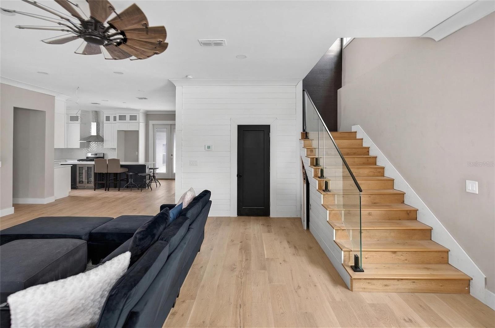 Image 9 of 42 For 2935 Helen Avenue