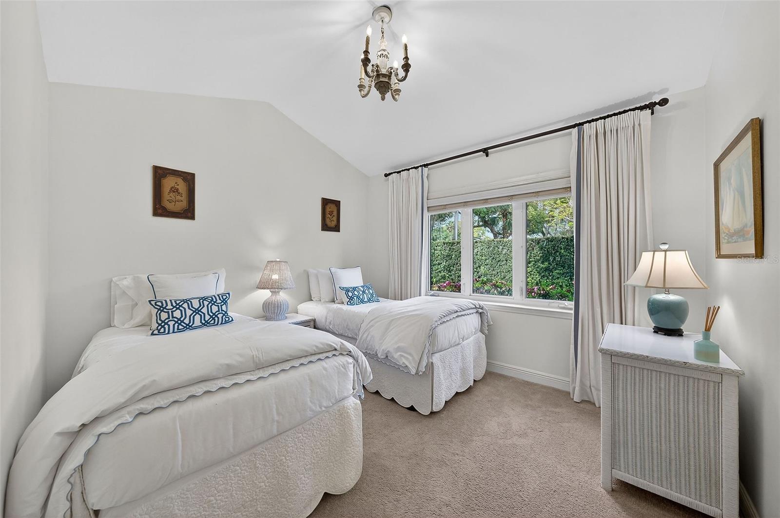 Image 22 of 54 For 1300 Mayfield Avenue