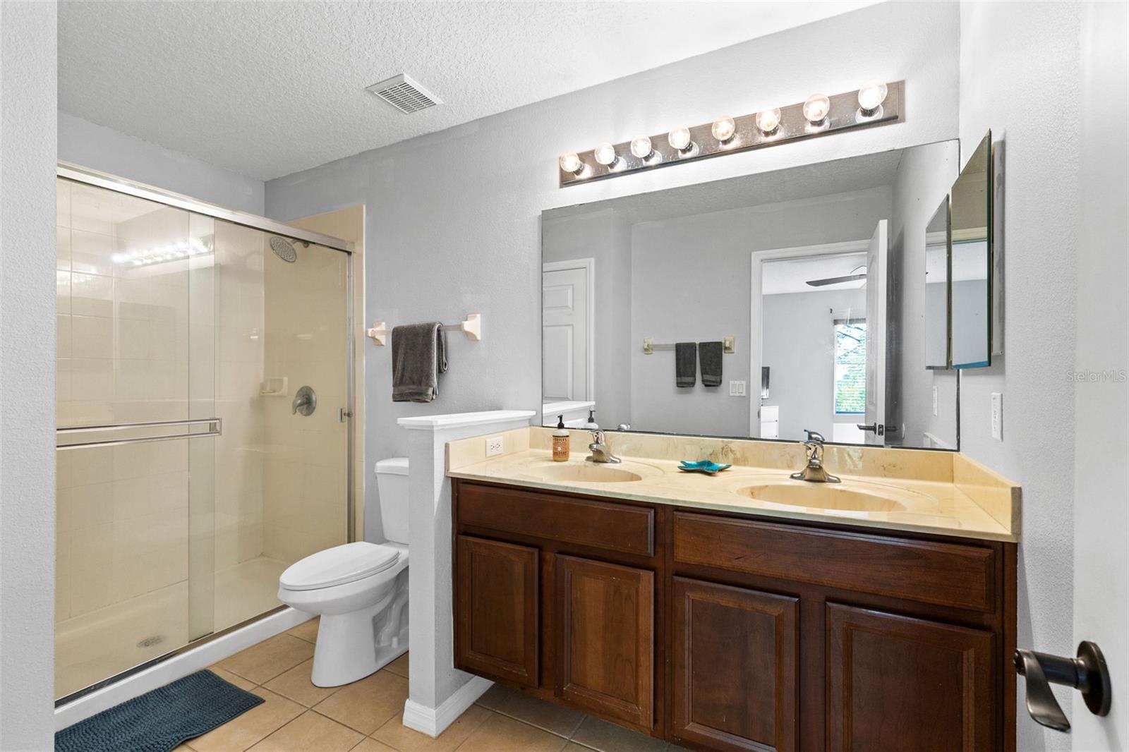 Image 15 of 31 For 4555 Lacebark Trail