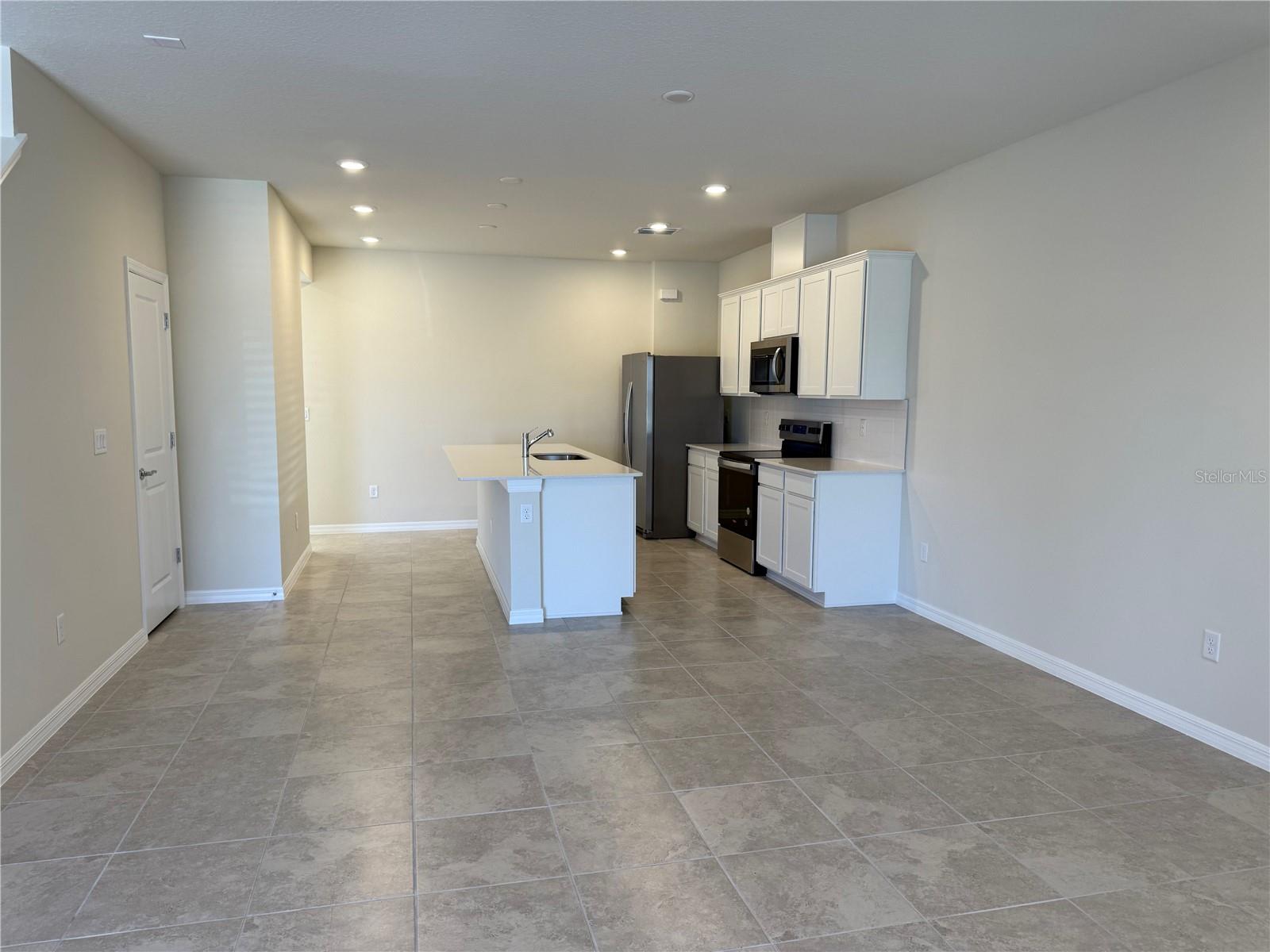 Image 5 of 19 For 6400 Tabebuia Parkway