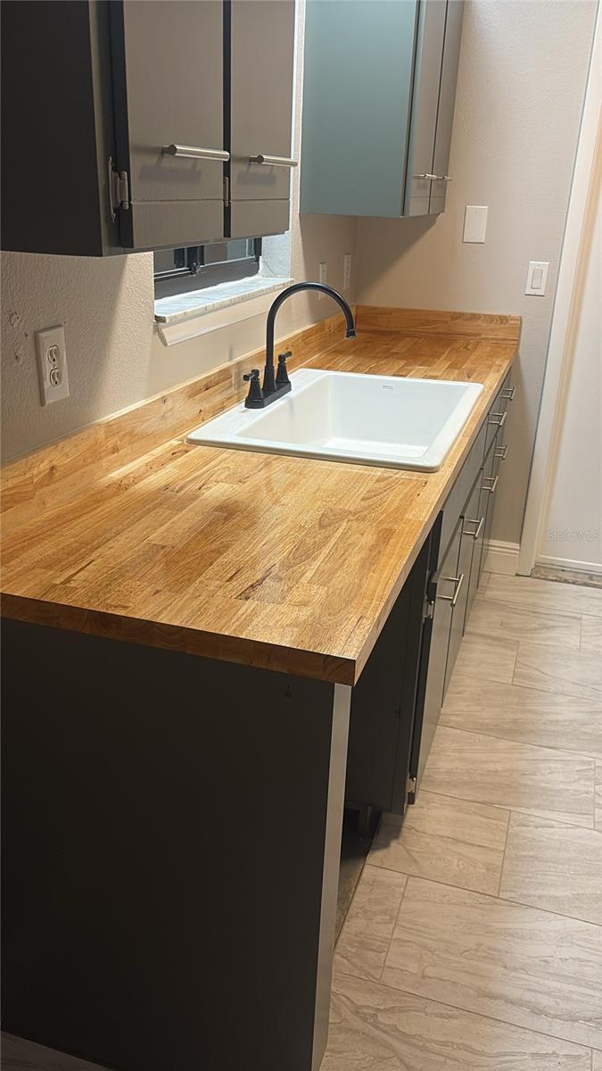 Image 16 of 23 For 376 Providence Boulevard