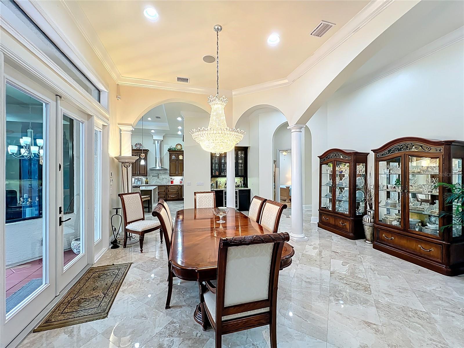 Image 11 of 93 For 587 Broadoak Loop