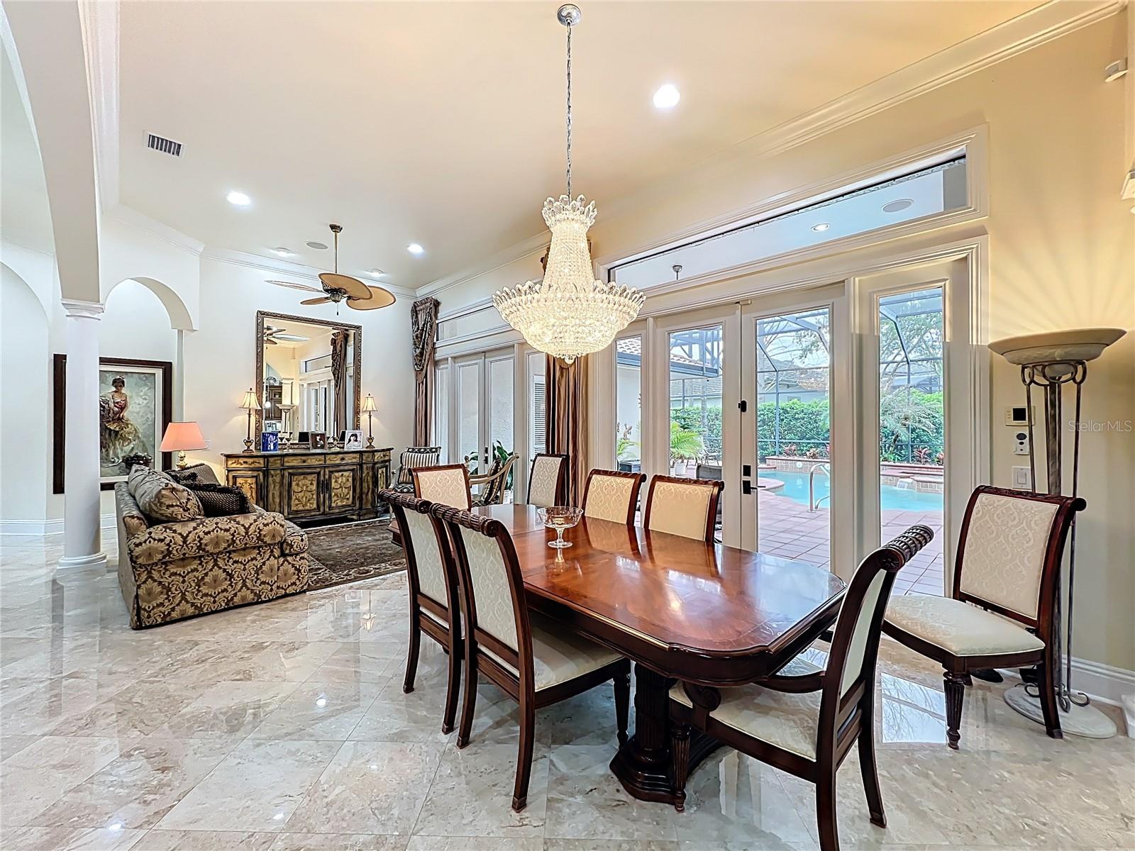 Image 13 of 93 For 587 Broadoak Loop