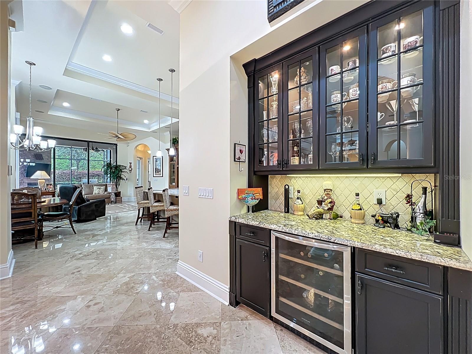 Image 15 of 93 For 587 Broadoak Loop