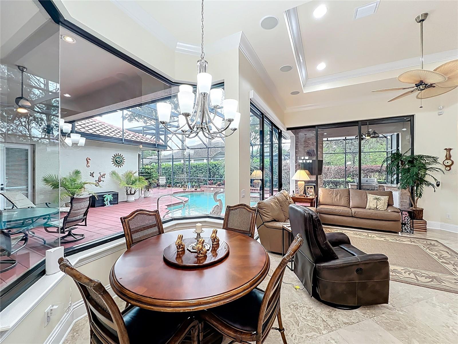 Image 19 of 93 For 587 Broadoak Loop