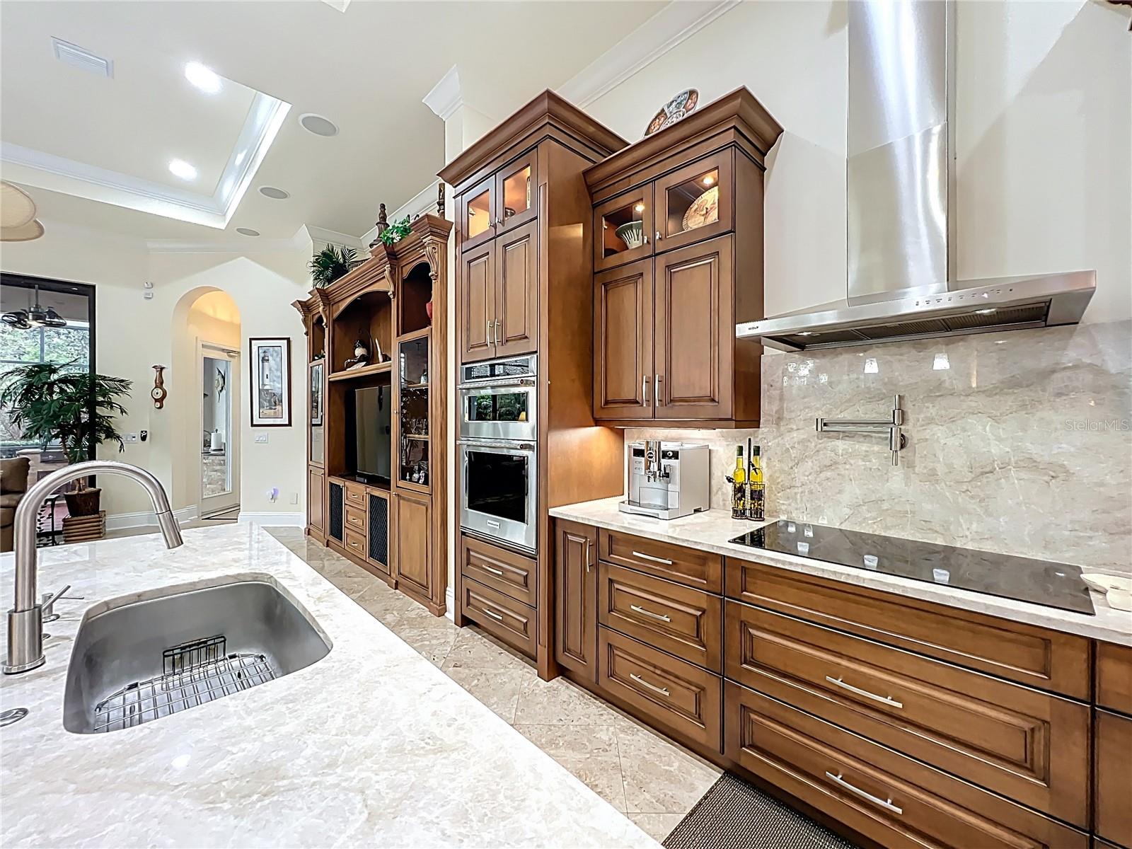 Image 21 of 93 For 587 Broadoak Loop