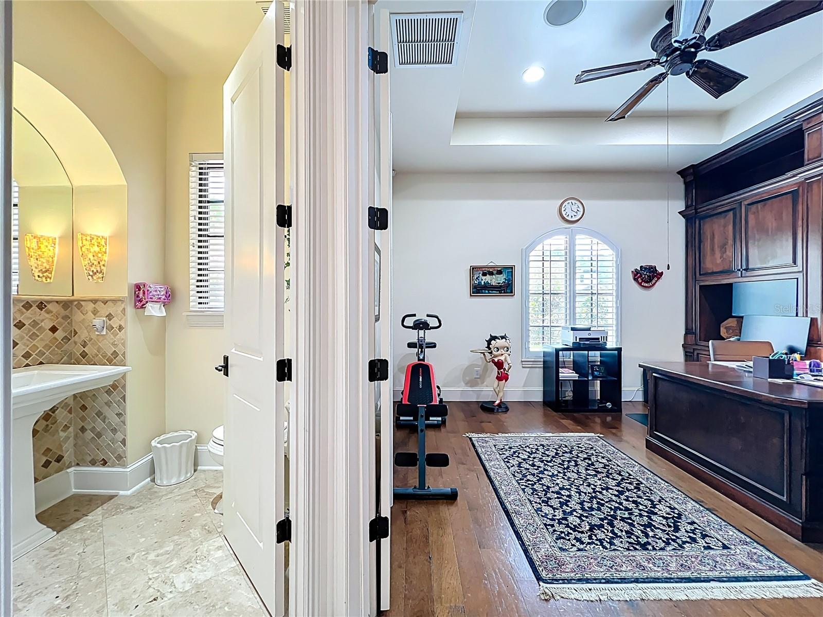 Image 34 of 93 For 587 Broadoak Loop