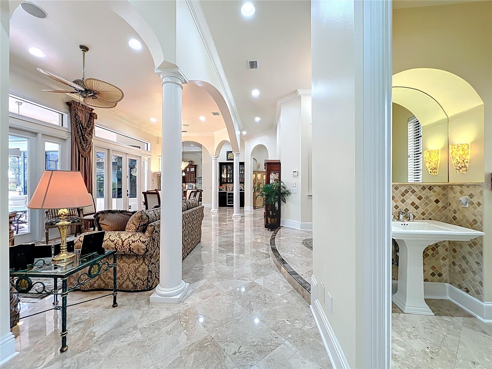 Image 35 of 93 For 587 Broadoak Loop