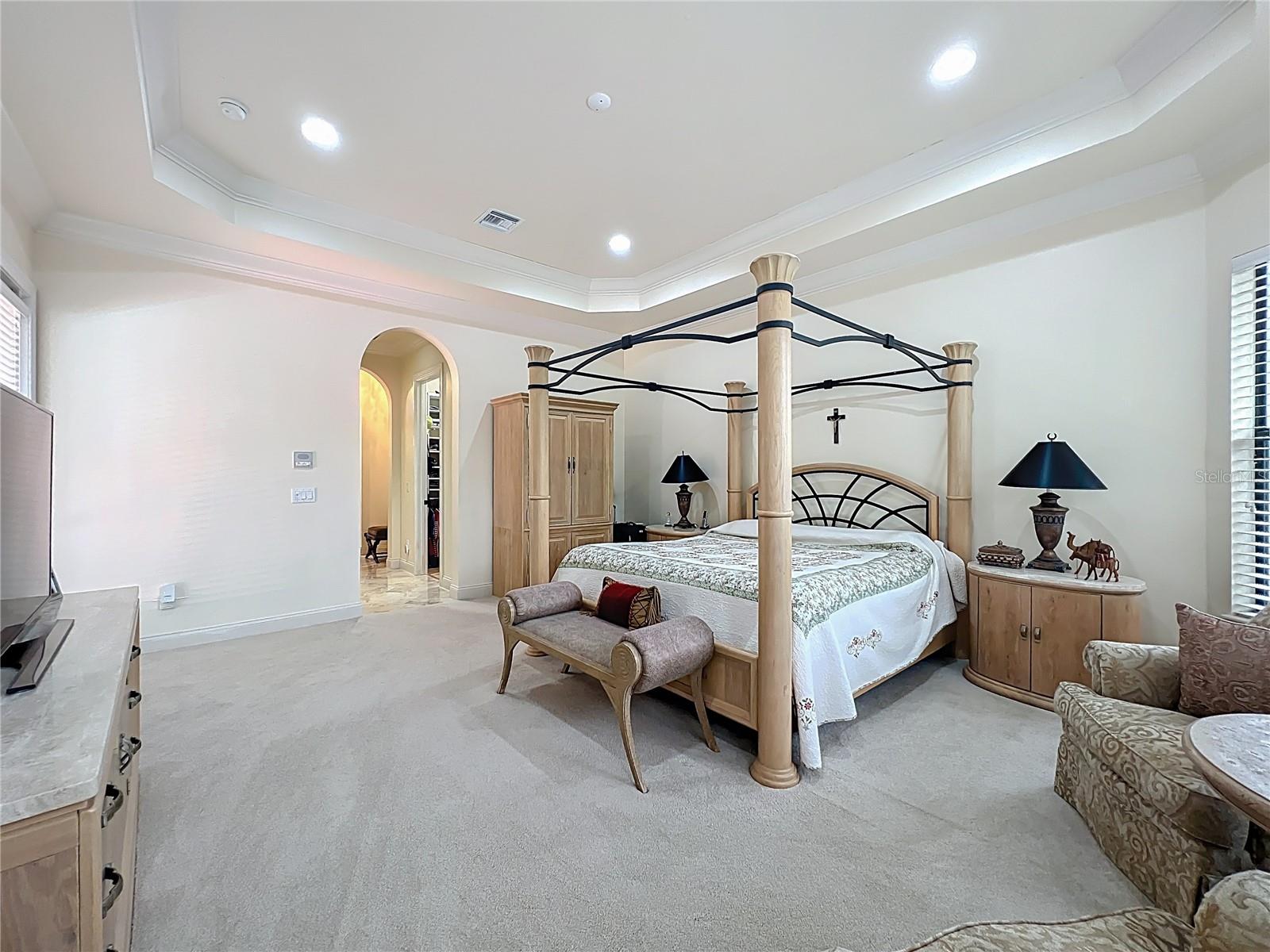 Image 37 of 93 For 587 Broadoak Loop