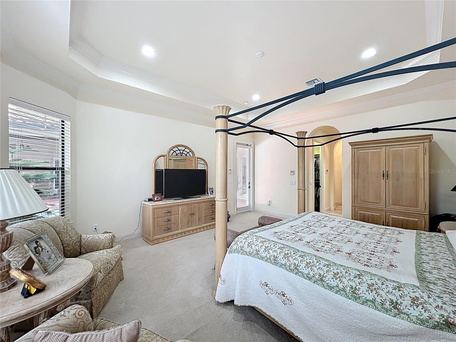 Image 38 of 93 For 587 Broadoak Loop