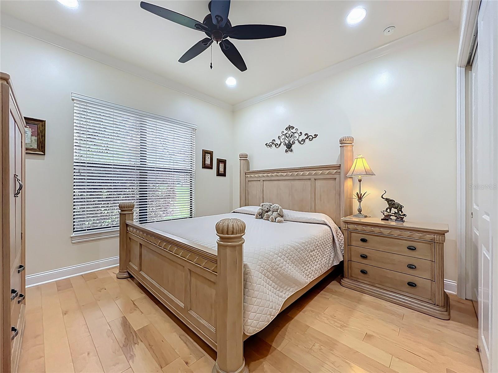 Image 57 of 93 For 587 Broadoak Loop