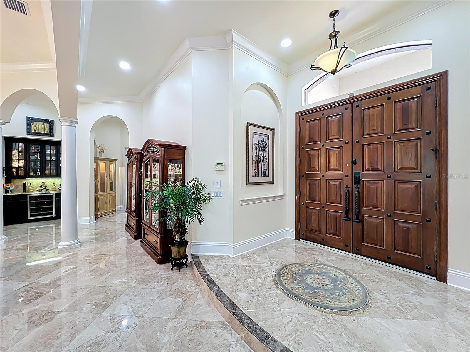 Image 6 of 93 For 587 Broadoak Loop