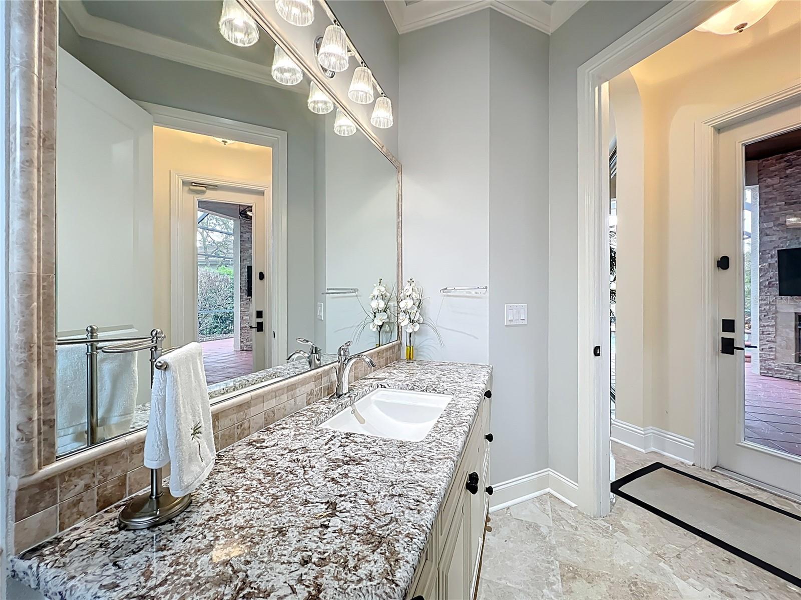 Image 61 of 93 For 587 Broadoak Loop