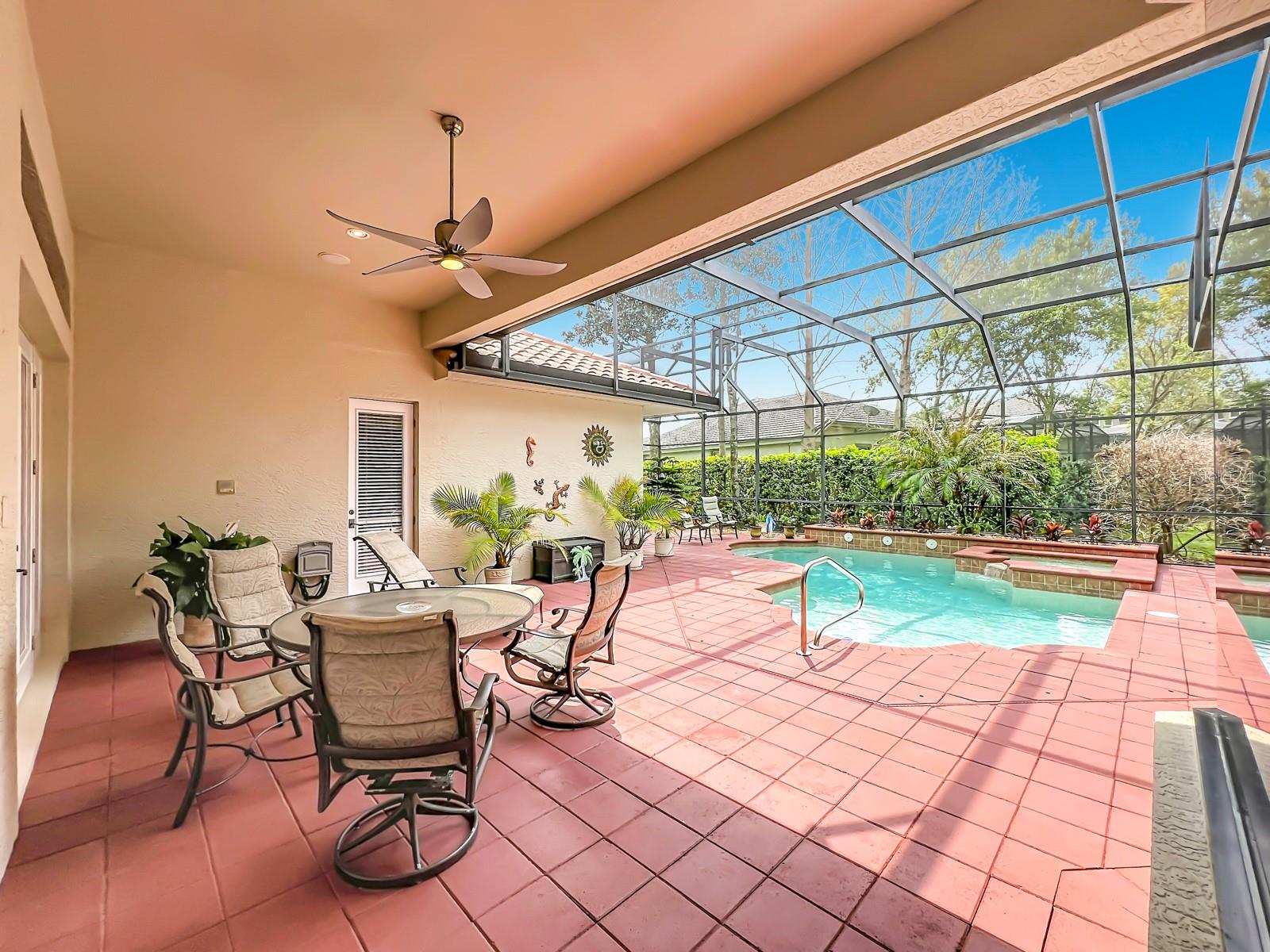 Image 63 of 93 For 587 Broadoak Loop