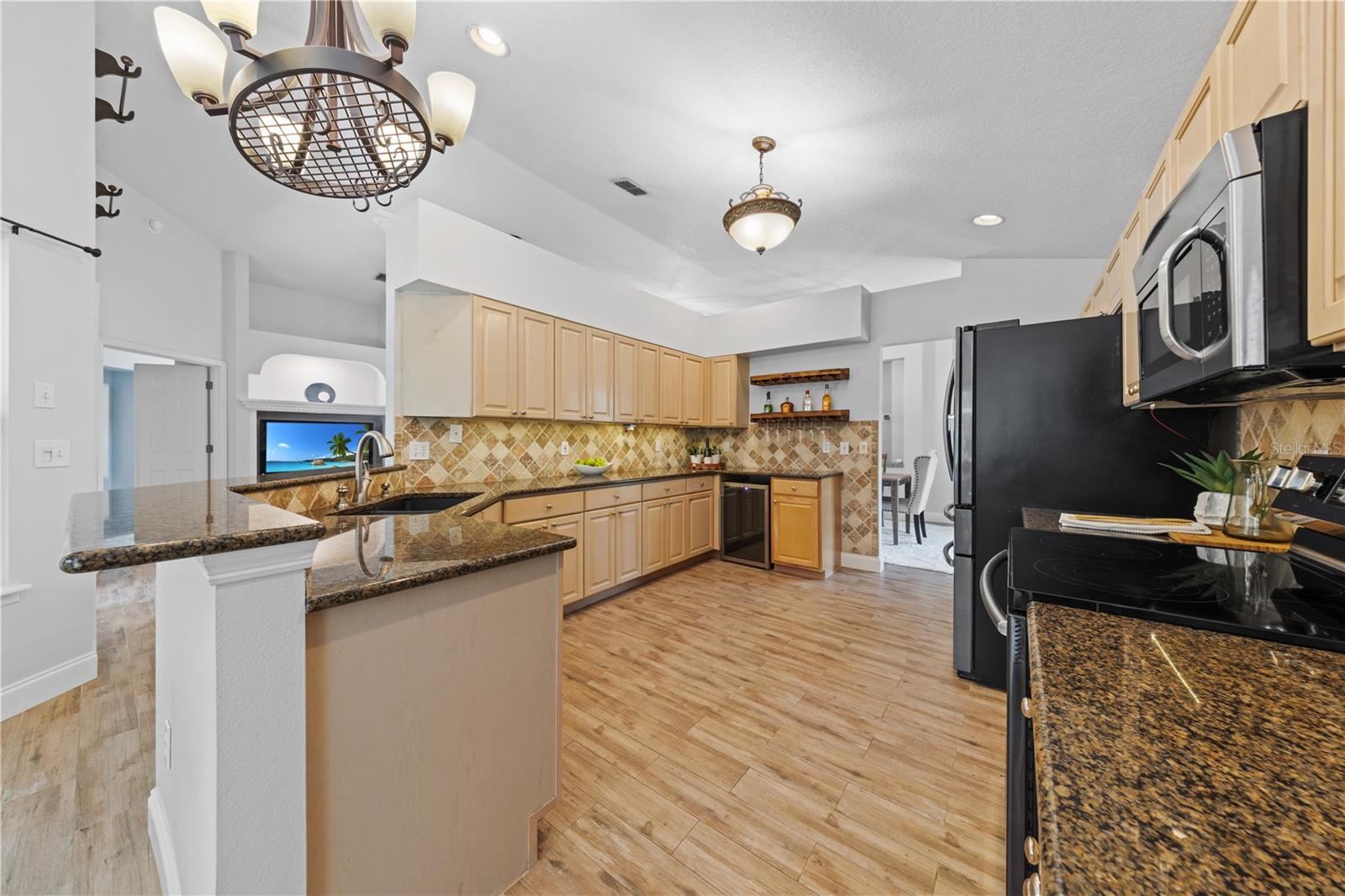 Image 33 of 83 For 968 Paddington Terrace