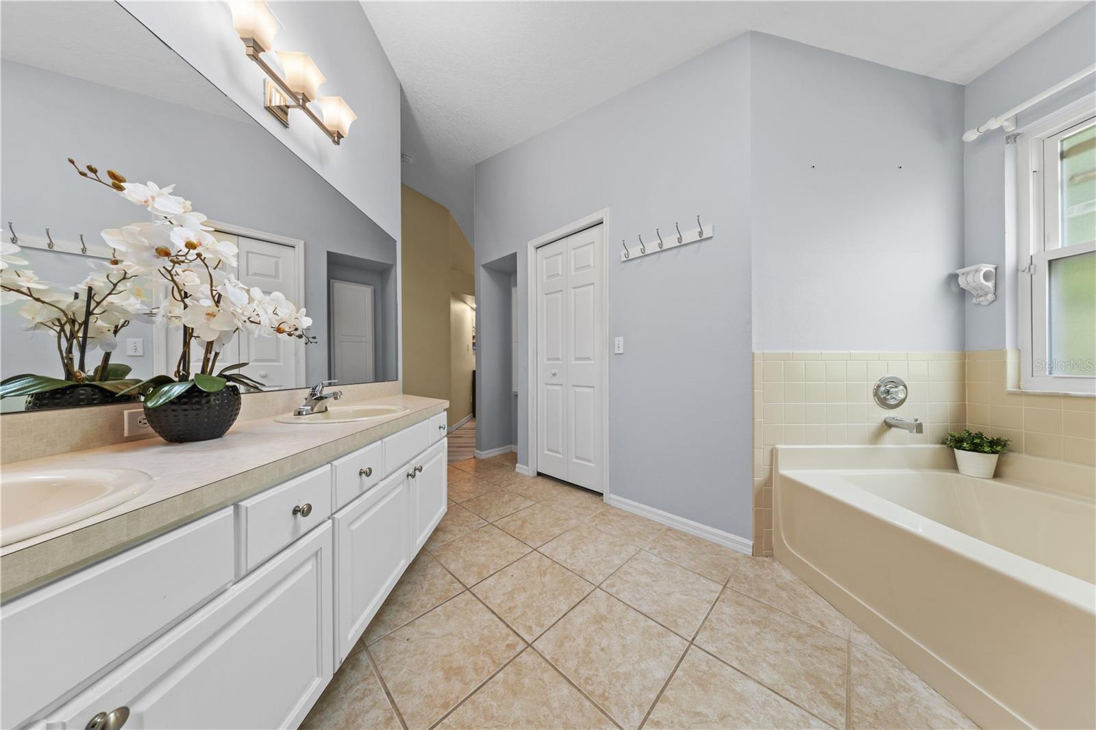 Image 50 of 83 For 968 Paddington Terrace