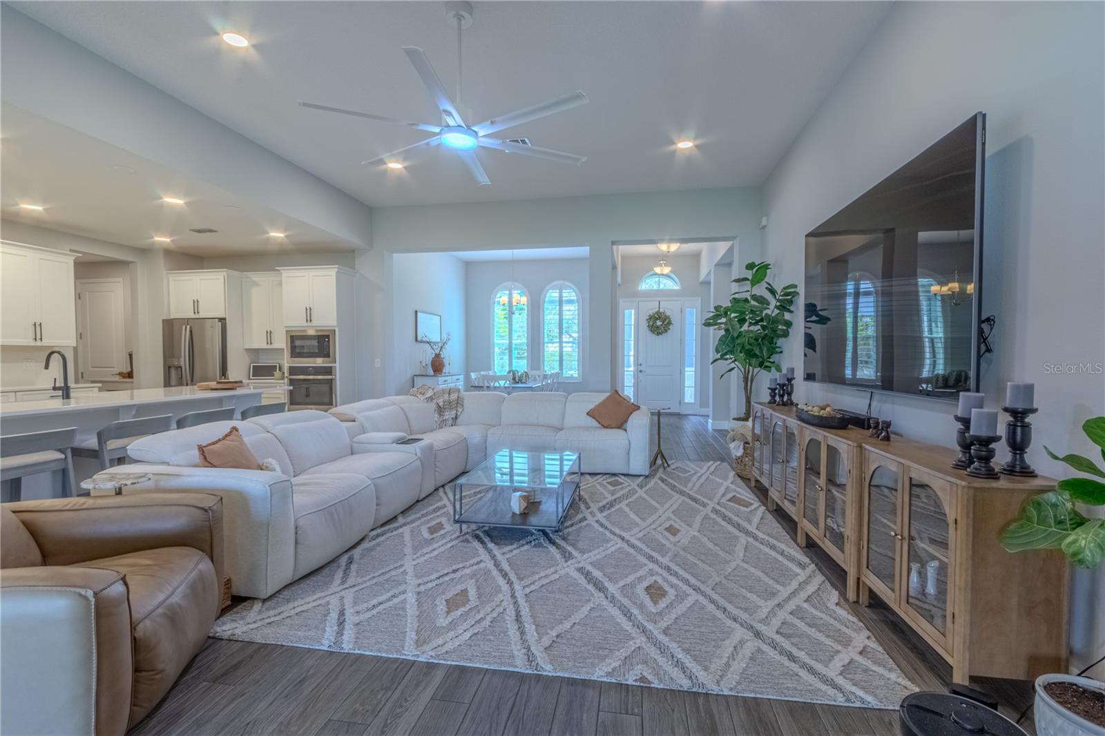 Image 10 of 53 For 132 Lake Drive