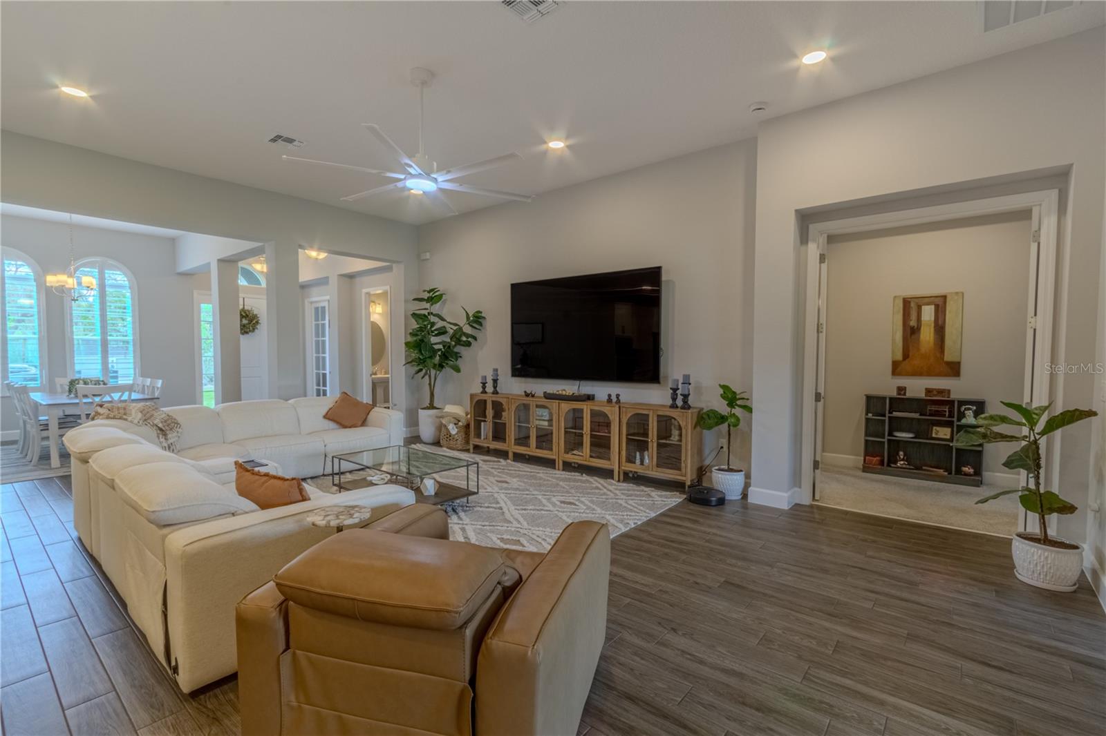 Image 6 of 53 For 132 Lake Drive