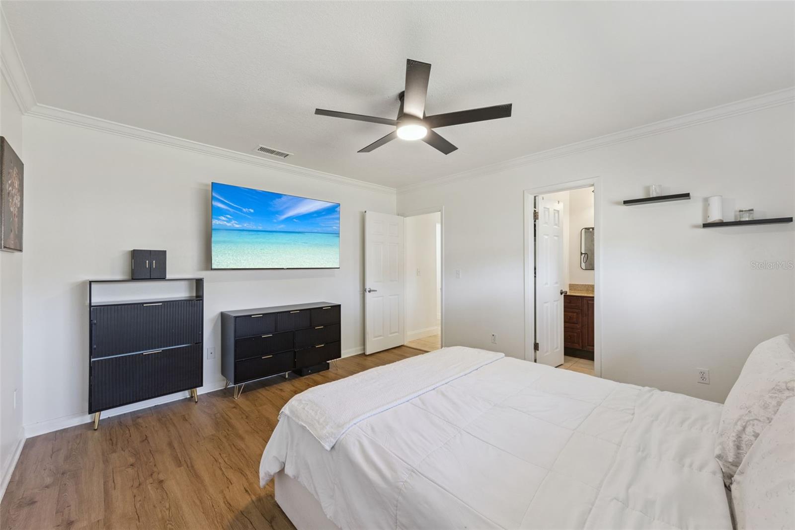 Image 12 of 28 For 3205 Caulfield Street