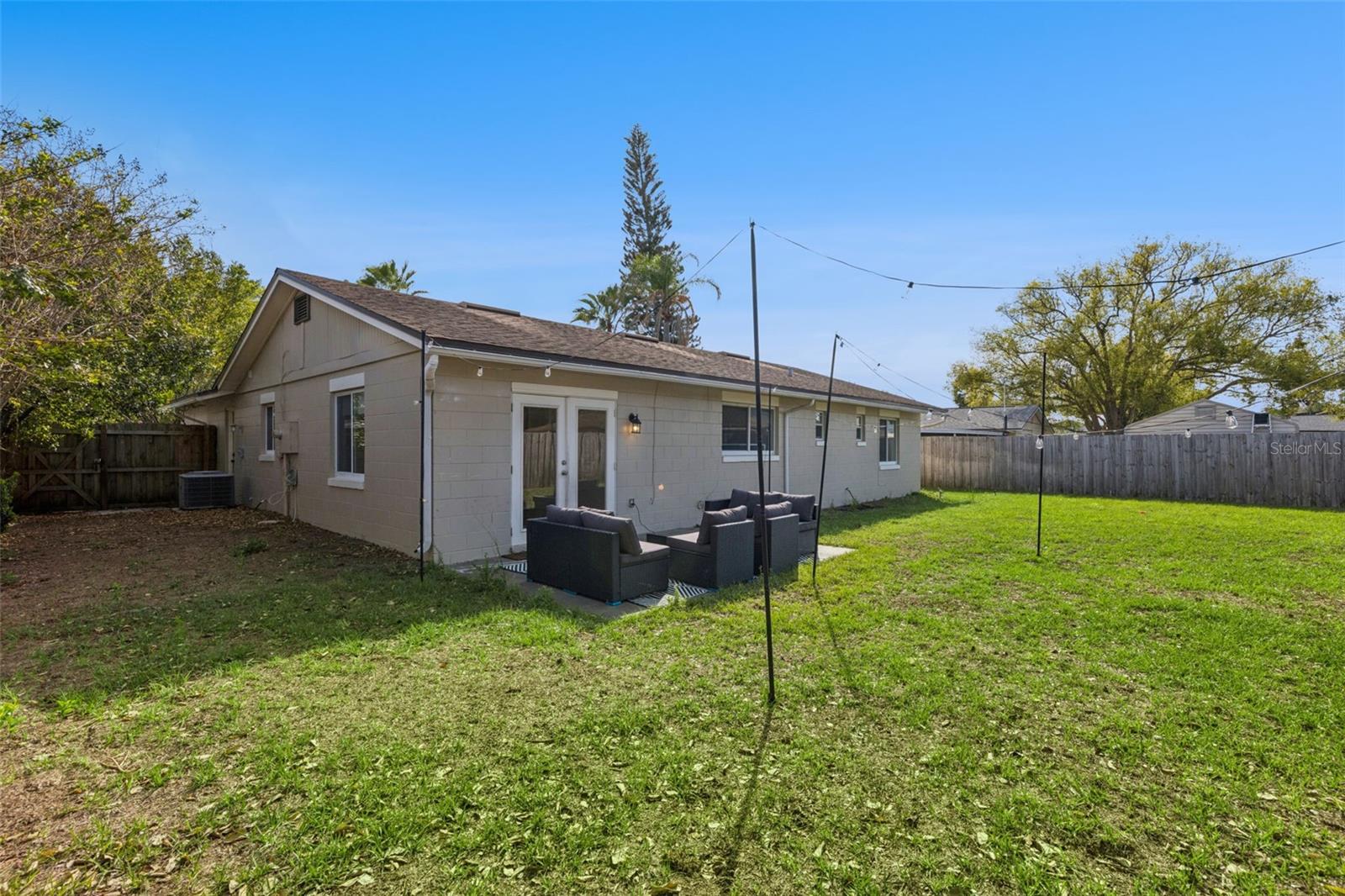 Image 21 of 28 For 3205 Caulfield Street