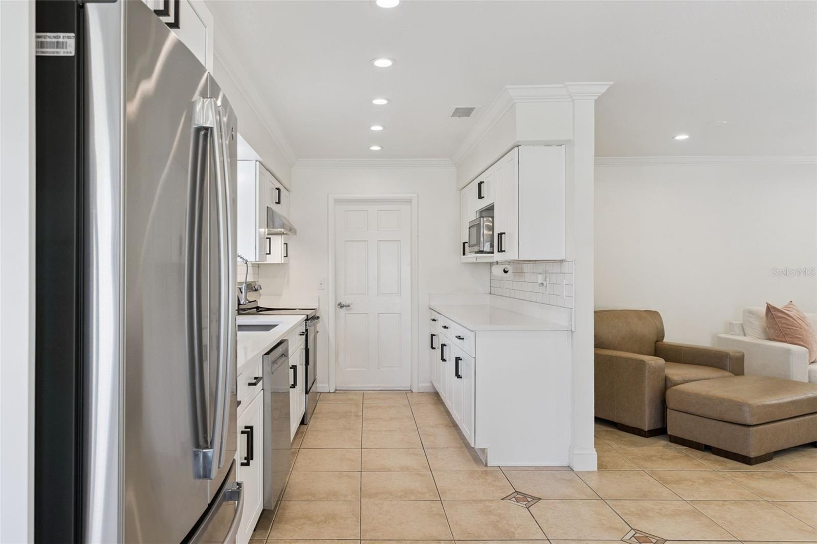 Image 6 of 28 For 3205 Caulfield Street