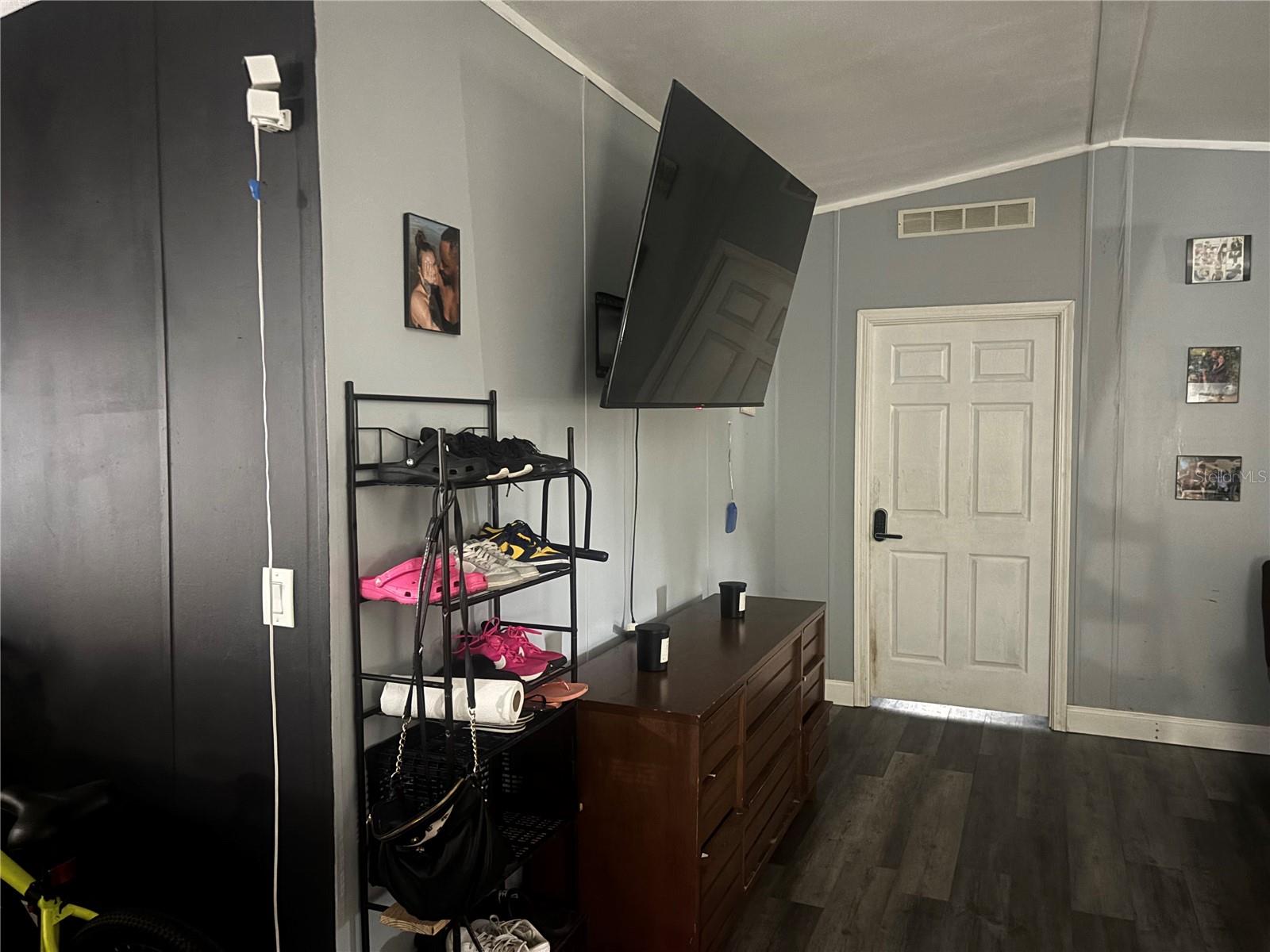 Image 11 of 22 For 3303 Turnbull Road