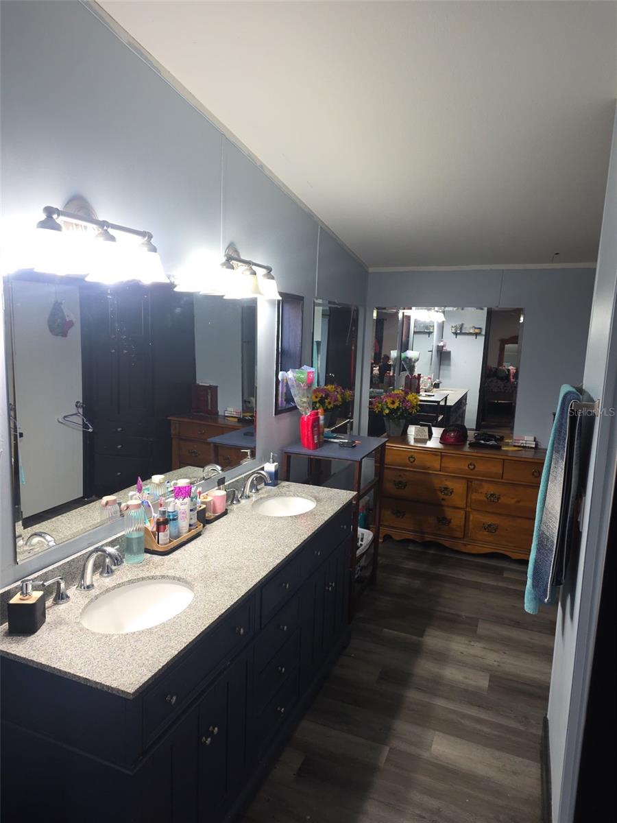 Image 5 of 22 For 3303 Turnbull Road