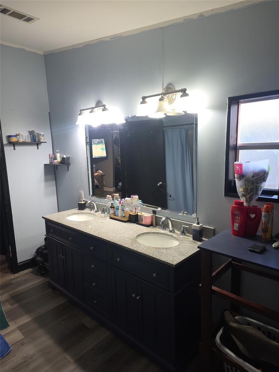 Image 6 of 22 For 3303 Turnbull Road