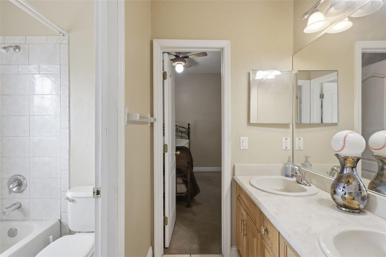 Image 35 of 48 For 1051 Dunbar Avenue