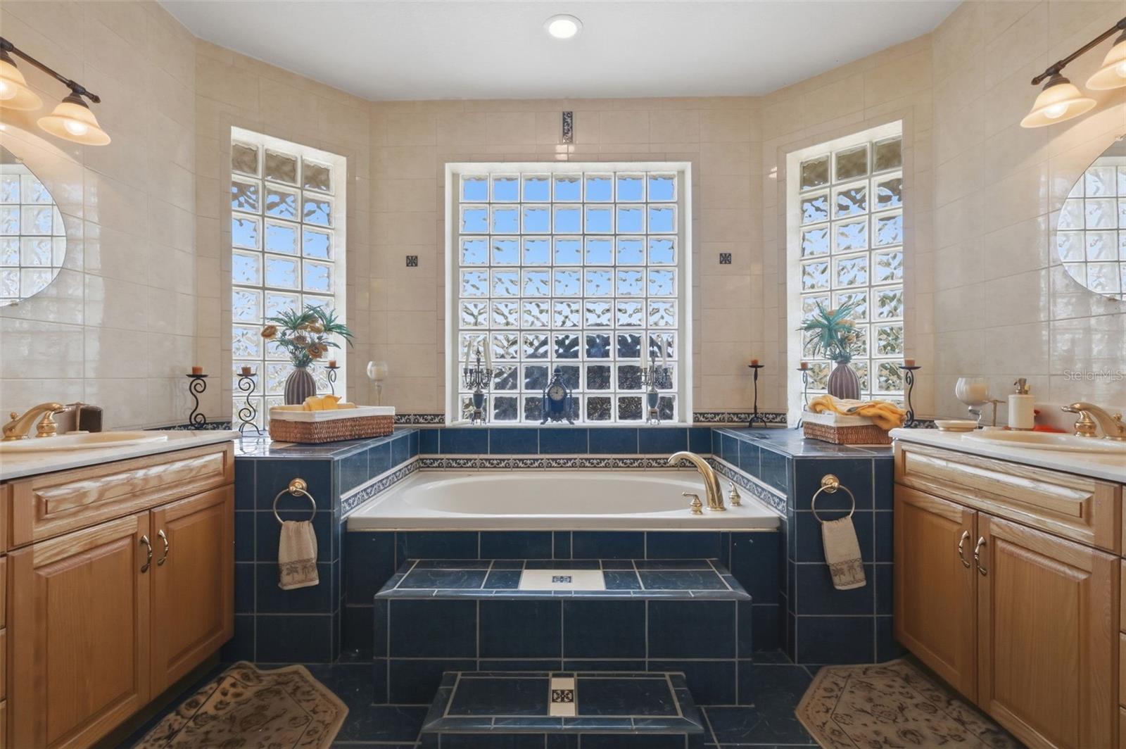 Image 44 of 48 For 1051 Dunbar Avenue