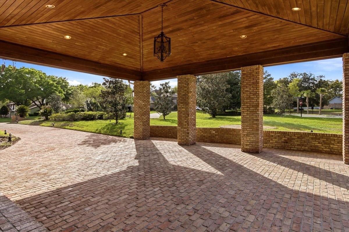 Image 17 of 90 For 301 Sweetwater Club Circle