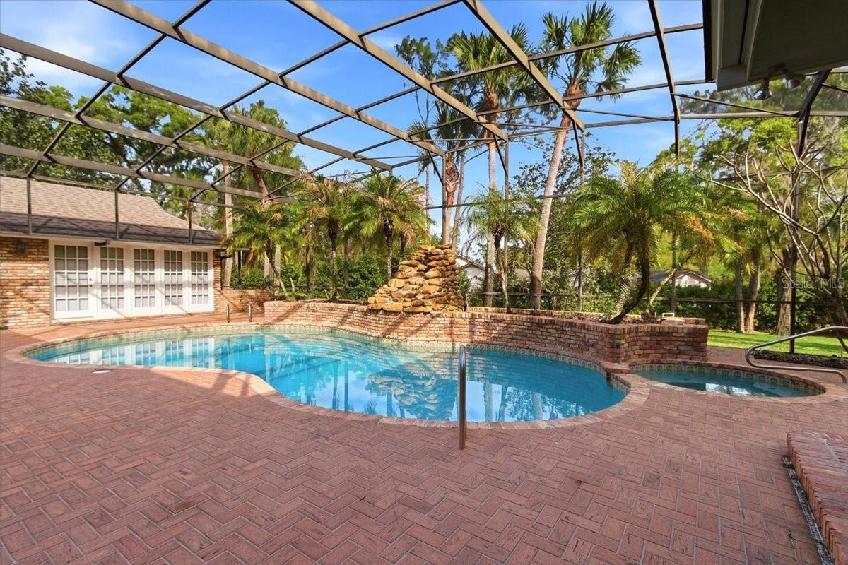 Image 77 of 90 For 301 Sweetwater Club Circle