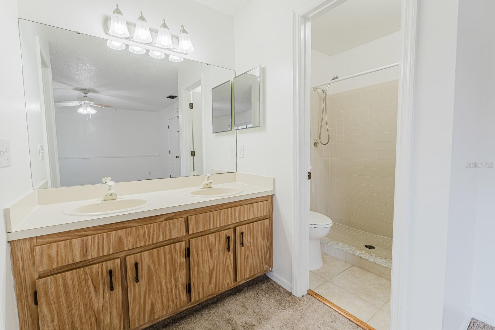 Image 18 of 31 For 6030 Scotchwood Glen 103