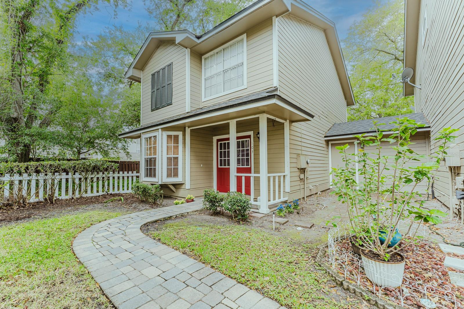 Image 2 of 31 For 6030 Scotchwood Glen 103