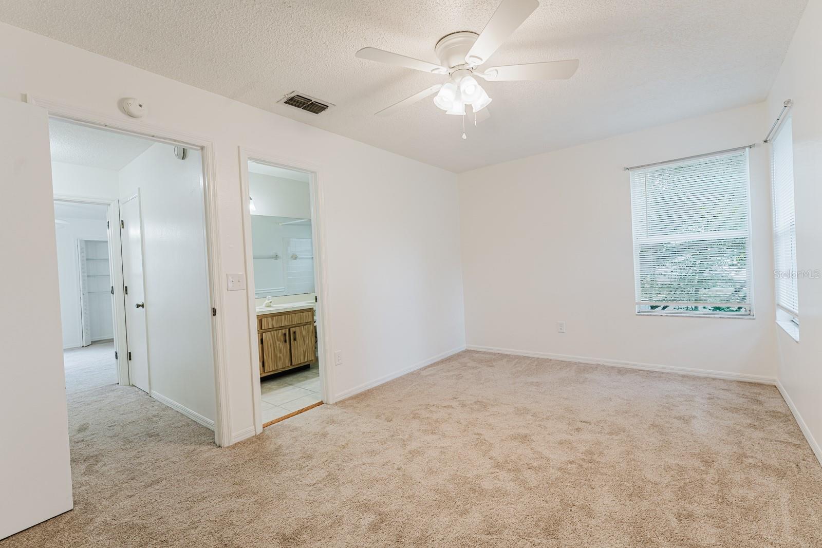 Image 20 of 31 For 6030 Scotchwood Glen 103