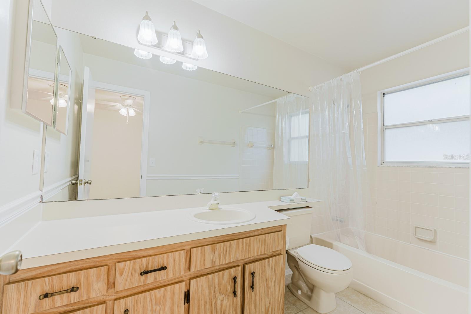 Image 24 of 31 For 6030 Scotchwood Glen 103