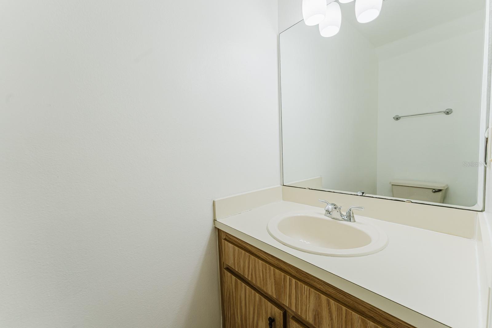 Image 25 of 31 For 6030 Scotchwood Glen 103