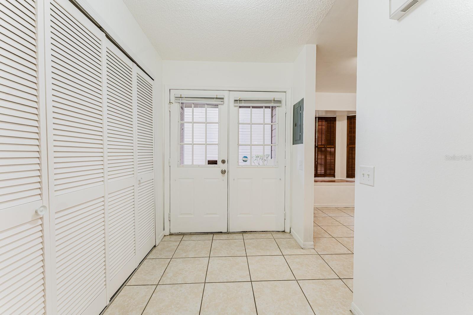 Image 5 of 31 For 6030 Scotchwood Glen 103