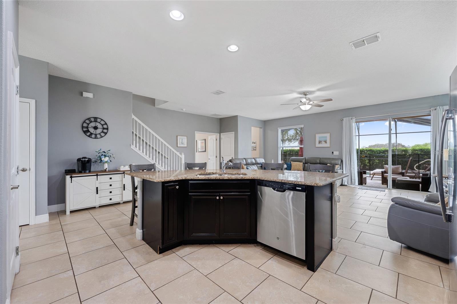 Image 13 of 50 For 4115 Oaktree Drive