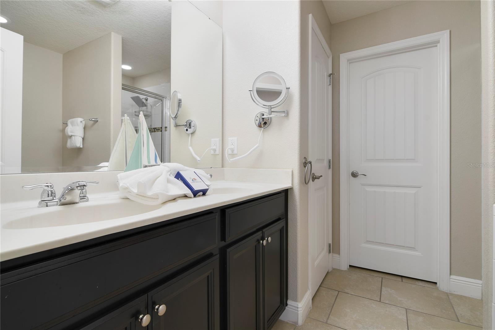 Image 27 of 50 For 4115 Oaktree Drive