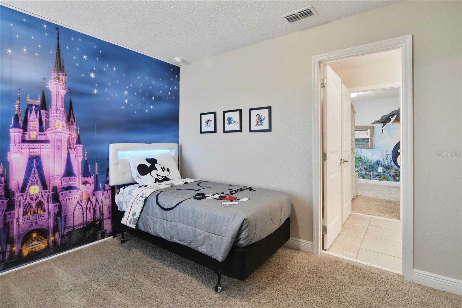 Image 35 of 50 For 4115 Oaktree Drive