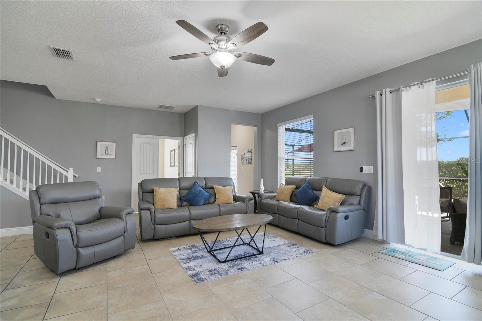 Image 39 of 50 For 4115 Oaktree Drive