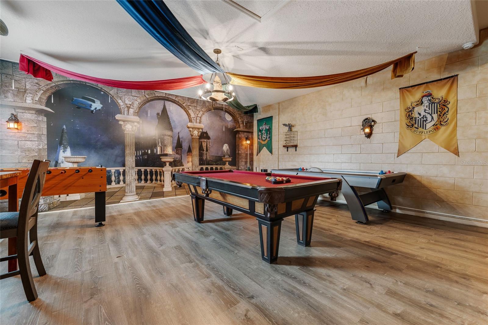 Image 5 of 50 For 4115 Oaktree Drive