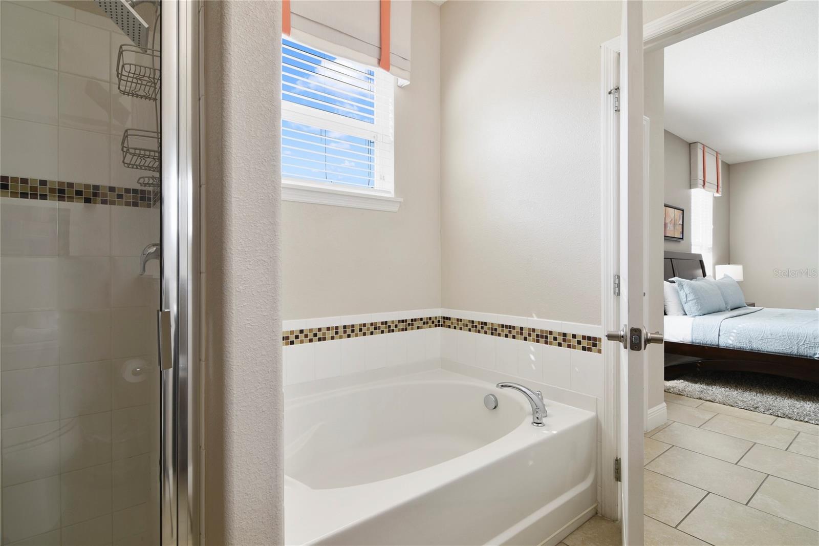 Image 7 of 50 For 4115 Oaktree Drive